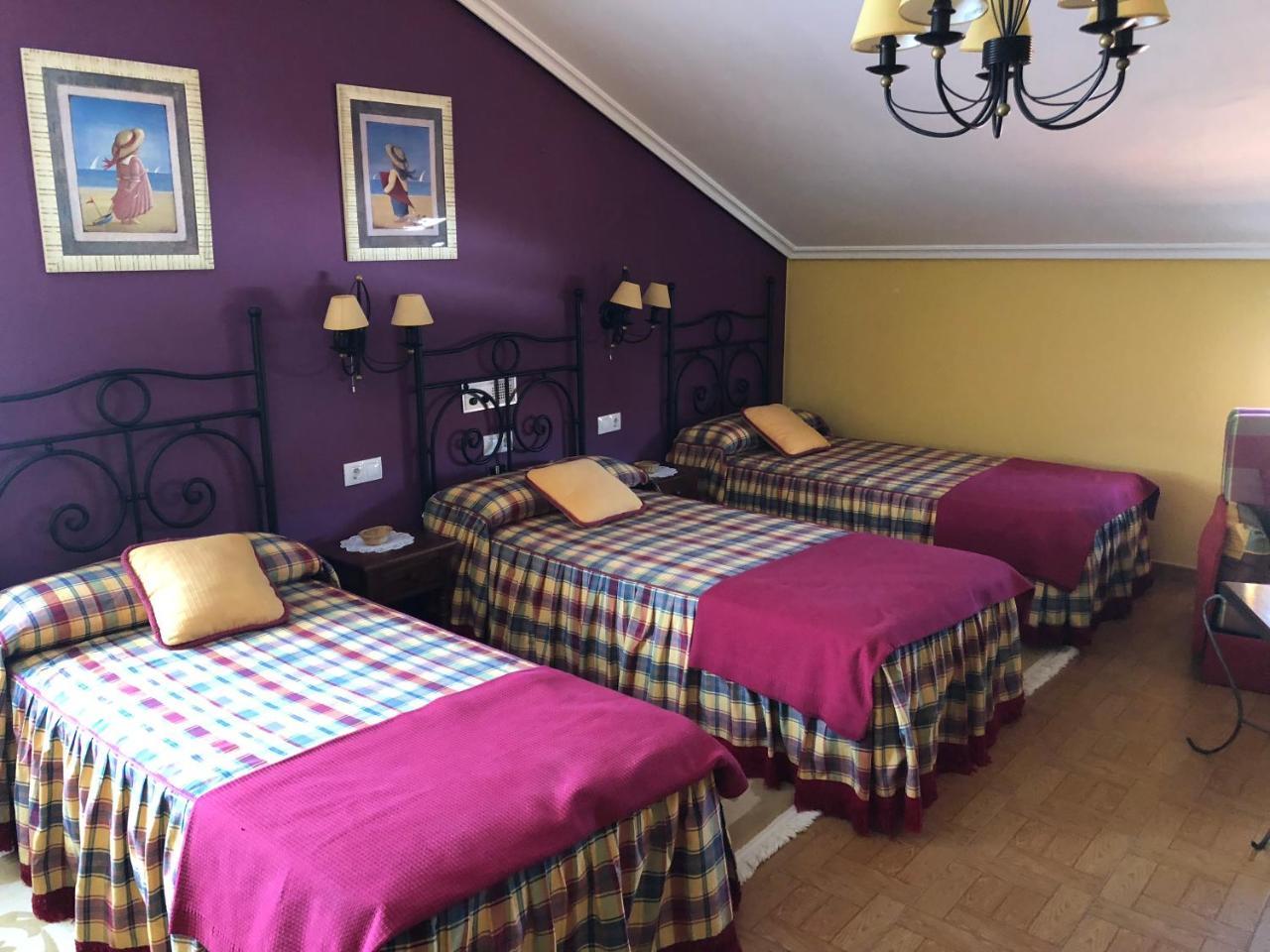 Hostal Juan Росаль Экстерьер фото