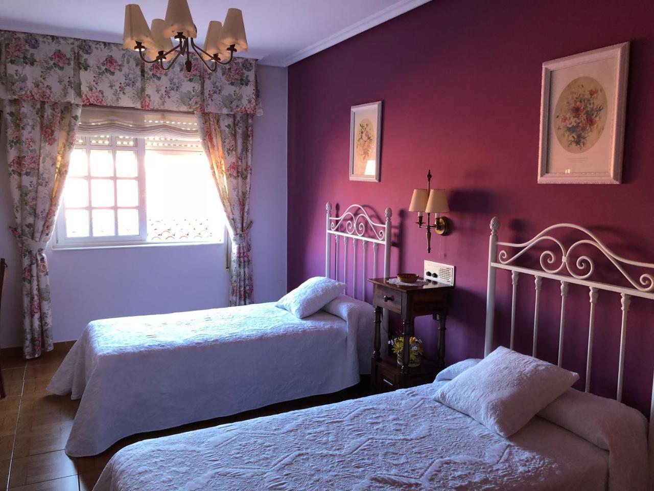 Hostal Juan Росаль Экстерьер фото